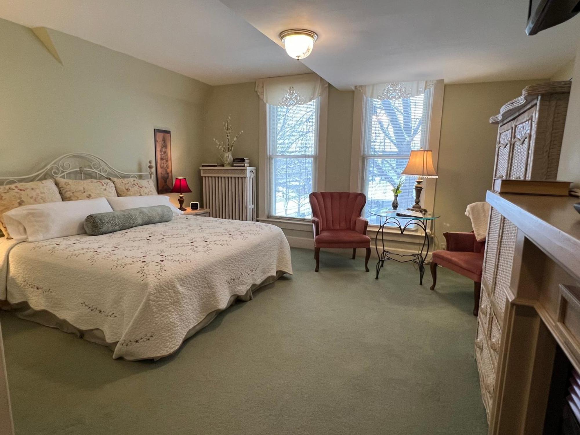 Astor House Bed & Breakfast Green Bay Exterior photo