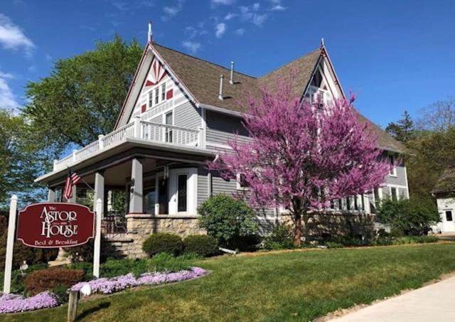 Astor House Bed & Breakfast Green Bay Exterior photo